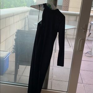 Black one sleeve dress.